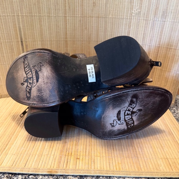 Freebird by Steven Blake taupe ankle booties - Picture 11 of 11